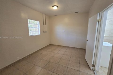 House in Dania Beach, Florida 3 bedrooms, 83.52 sq.m. № 2000649 - photo 4