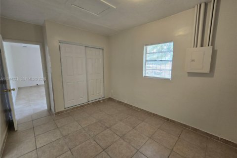 House in Dania Beach, Florida 3 bedrooms, 83.52 sq.m. № 2000649 - photo 15