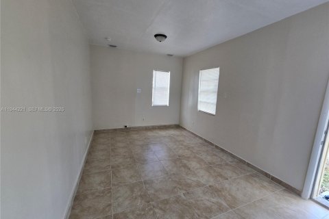 House in Dania Beach, Florida 3 bedrooms, 83.52 sq.m. № 2000649 - photo 16