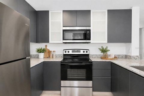 Condo à Orlando, Floride, 2 chambres  № 2360563