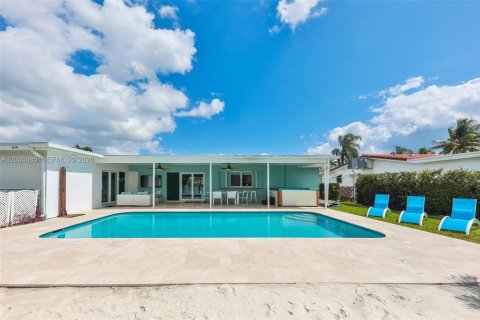 Villa ou maison à vendre à Hollywood, Floride: 4 chambres, 154.12 m2 № 2265117 - photo 8