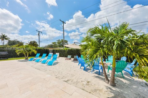 Villa ou maison à vendre à Hollywood, Floride: 4 chambres, 154.12 m2 № 2265117 - photo 12
