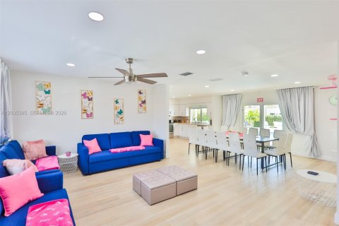 Villa ou maison à vendre à Hollywood, Floride: 4 chambres, 154.12 m2 № 2265117 - photo 17