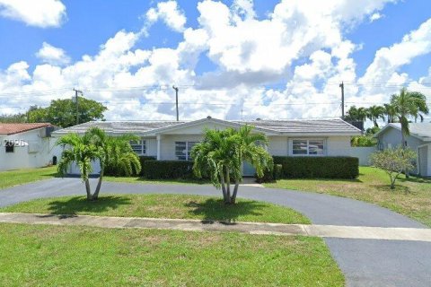 Villa ou maison à Hollywood, Floride 4 chambres, 154.12 m2 № 2265117