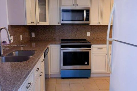 Снять в аренду кондоминиум в Маргит, Флорида 1 спальня, 92.9м2, № 1949868 - фото 14