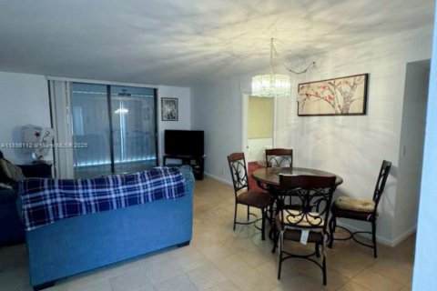 Снять в аренду кондоминиум в Маргит, Флорида 1 спальня, 92.9м2, № 1949868 - фото 11