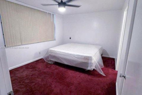 Снять в аренду кондоминиум в Маргит, Флорида 1 спальня, 92.9м2, № 1949868 - фото 16