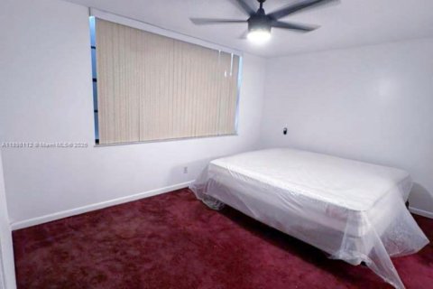 Снять в аренду кондоминиум в Маргит, Флорида 1 спальня, 92.9м2, № 1949868 - фото 17