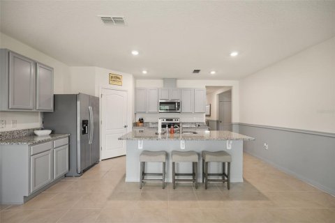 House in Sanford, Florida 4 bedrooms, 170.48 sq.m. № 2225506 - photo 12