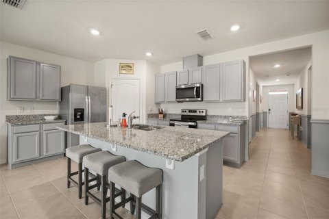 House in Sanford, Florida 4 bedrooms, 170.48 sq.m. № 2225506 - photo 11