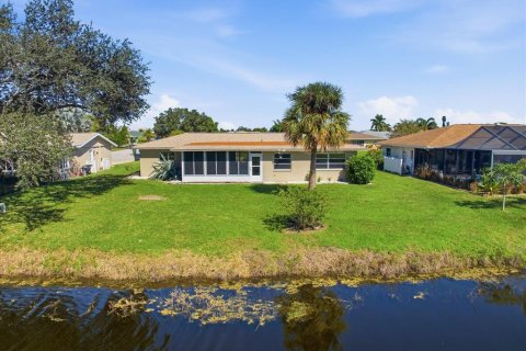 House in Venice, Florida 2 bedrooms, 142.14 sq.m. № 2429338 - photo 3