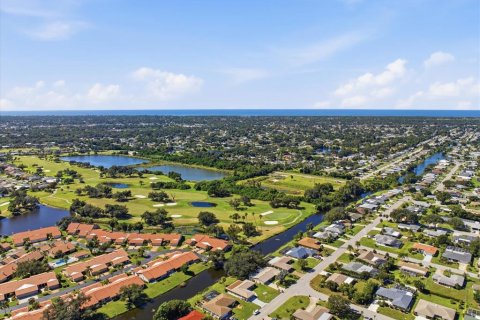House in Venice, Florida 2 bedrooms, 142.14 sq.m. № 2429338 - photo 5