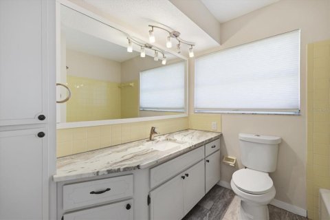 House in Venice, Florida 2 bedrooms, 142.14 sq.m. № 2429338 - photo 24