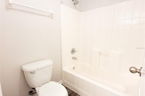 House in Kissimmee, Florida 5 bedrooms, 250.74 sq.m. № 1913087 - photo 20