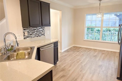 House in Kissimmee, Florida 5 bedrooms, 250.74 sq.m. № 1913087 - photo 9