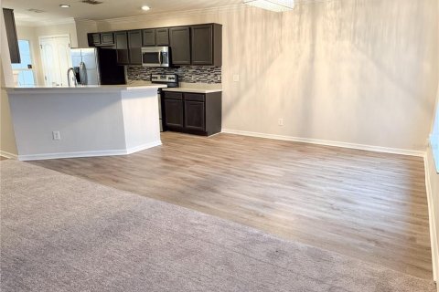 House in Kissimmee, Florida 5 bedrooms, 250.74 sq.m. № 1913087 - photo 5