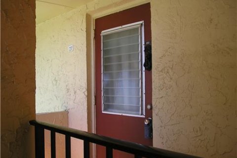 Купить кондоминиум в Уэст-Палм-Бич, Флорида 2 спальни, 83.52м2, № 1075958 - фото 1