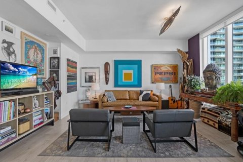 Condo in Miami, Florida, 1 bedroom  № 2062235 - photo 18