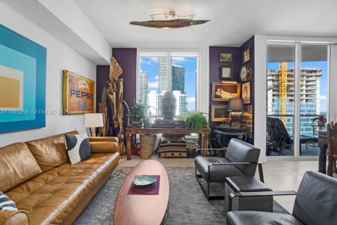 Condo in Miami, Florida, 1 bedroom  № 2062235 - photo 3