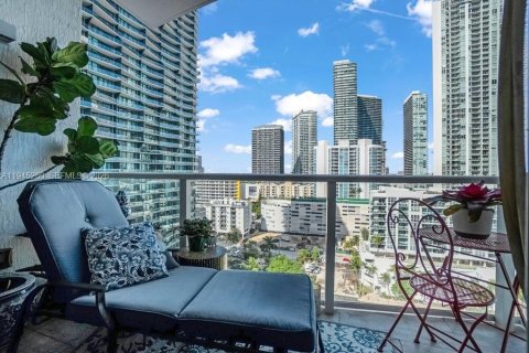 Condo in Miami, Florida, 1 bedroom  № 2062235 - photo 23