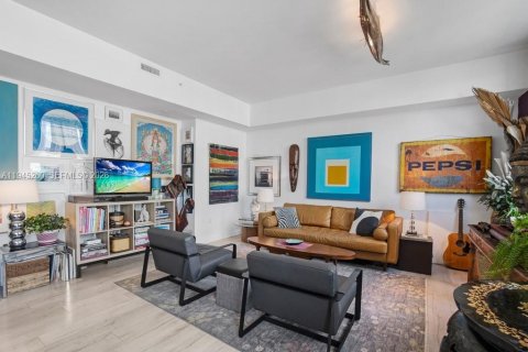 Condo in Miami, Florida, 1 bedroom  № 2062235 - photo 17