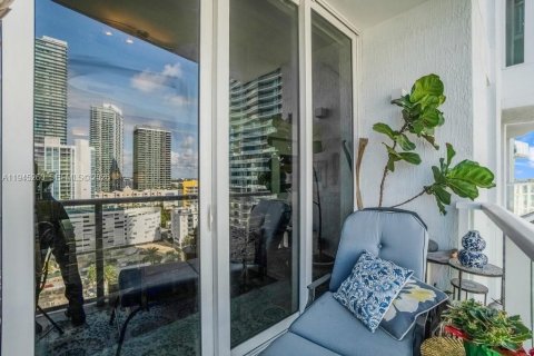 Condo in Miami, Florida, 1 bedroom  № 2062235 - photo 24