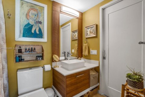 Condo in Miami, Florida, 1 bedroom  № 2062235 - photo 14