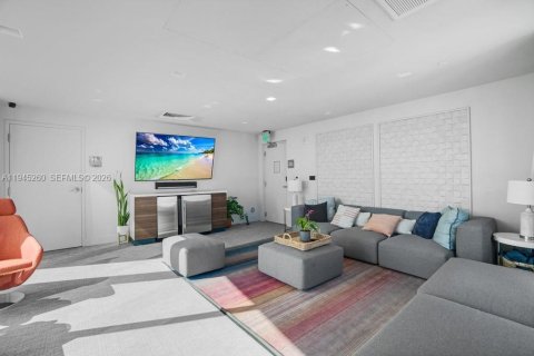 Condo in Miami, Florida, 1 bedroom  № 2062235 - photo 21