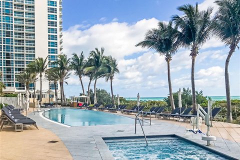 Купить кондоминиум в Майами-Бич, Флорида 1 спальня, 78.04м2, № 1920441 - фото 25