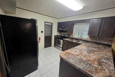 Villa ou maison à louer à Lakeland, Floride: 3 chambres, 126.9 m2 № 2408283 - photo 10