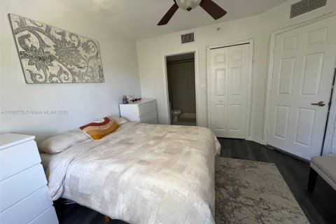 Condo in Cutler Bay, Florida, 2 bedrooms  № 1713442 - photo 10