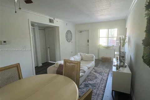 Condo in Cutler Bay, Florida, 2 bedrooms  № 1713442 - photo 3