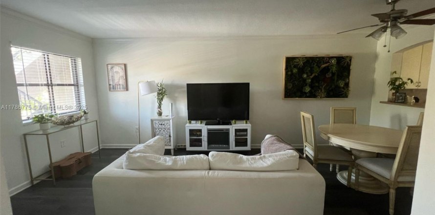 Condo in Cutler Bay, Florida, 2 bedrooms  № 1713442