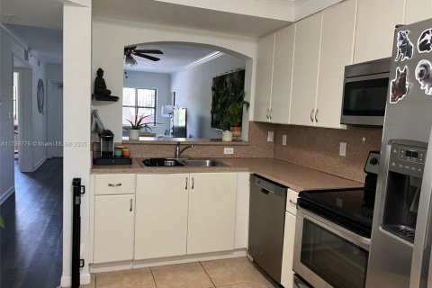 Condo in Cutler Bay, Florida, 2 bedrooms  № 1713442 - photo 5