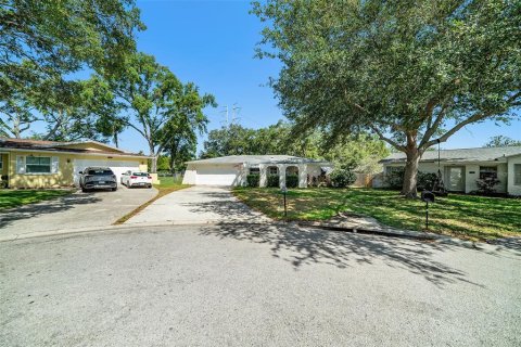 House in Palm Harbor, Florida 3 bedrooms, 142.51 sq.m. № 1907314 - photo 2