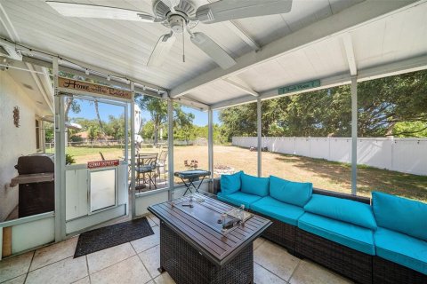 House in Palm Harbor, Florida 3 bedrooms, 142.51 sq.m. № 1907314 - photo 27