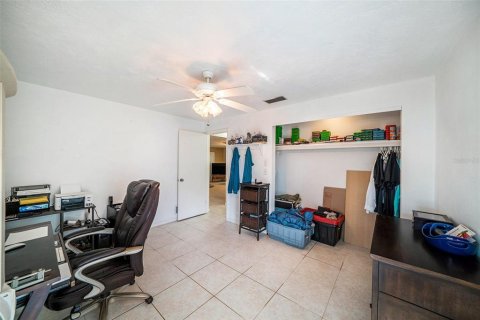 House in Palm Harbor, Florida 3 bedrooms, 142.51 sq.m. № 1907314 - photo 26