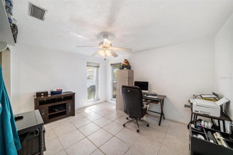 House in Palm Harbor, Florida 3 bedrooms, 142.51 sq.m. № 1907314 - photo 25