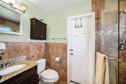 House in Palm Harbor, Florida 3 bedrooms, 142.51 sq.m. № 1907314 - photo 24