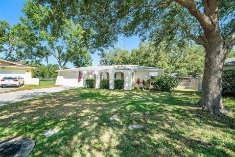 House in Palm Harbor, Florida 3 bedrooms, 142.51 sq.m. № 1907314 - photo 6
