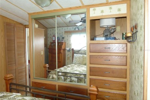 Condo in Okeechobee, Florida, 1 bedroom  № 1512310 - photo 9