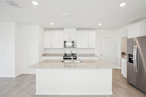House in Brooksville, Florida 4 bedrooms, 201.41 sq.m. № 1805186 - photo 2