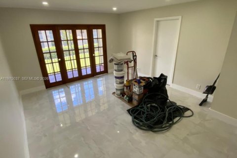 Condo in Coral Springs, Florida, 2 bedrooms  № 2040008 - photo 6