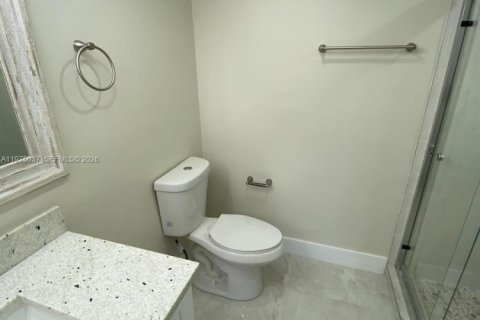 Condo in Coral Springs, Florida, 2 bedrooms  № 2040008 - photo 19