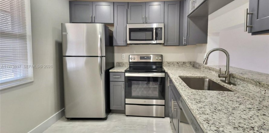 Condo in Coral Springs, Florida, 2 bedrooms  № 2040008