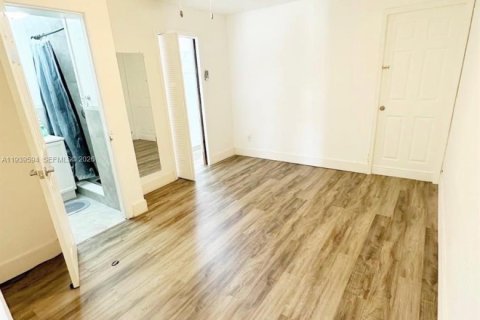 Купить виллу или дом в Майами, Флорида 7 спален, 222.41м2, № 1997597 - фото 21