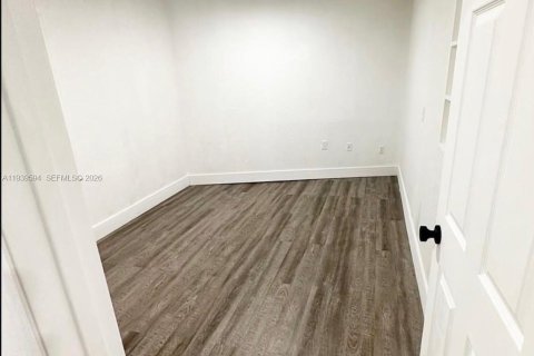 Купить виллу или дом в Майами, Флорида 7 спален, 222.41м2, № 1997597 - фото 6