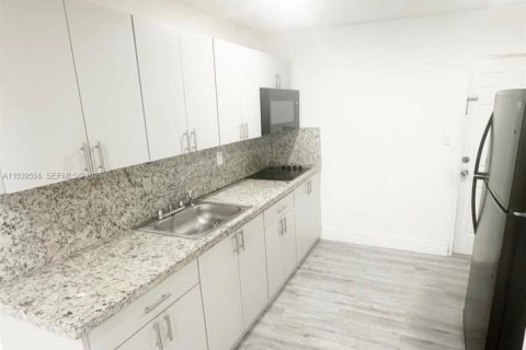 Купить виллу или дом в Майами, Флорида 7 спален, 222.41м2, № 1997597 - фото 16