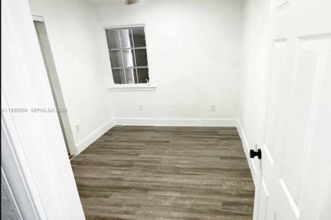 Купить виллу или дом в Майами, Флорида 7 спален, 222.41м2, № 1997597 - фото 9