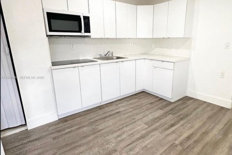 Купить виллу или дом в Майами, Флорида 7 спален, 222.41м2, № 1997597 - фото 7